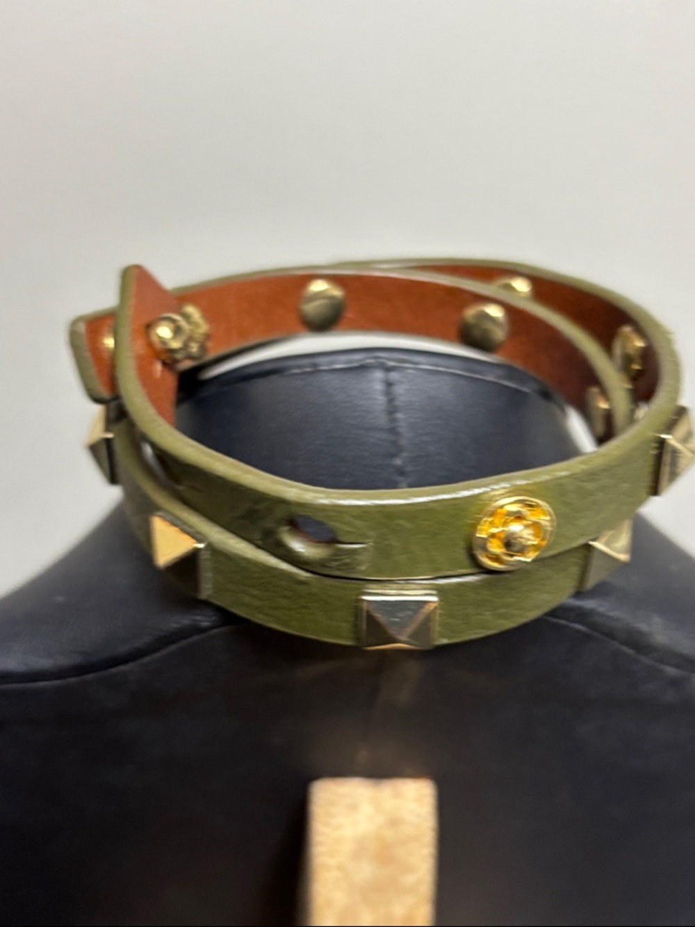 Stella & Dot Olive Green Gold Studs Leather Wrap Bracelet Rocker - Picture 3 of 6
